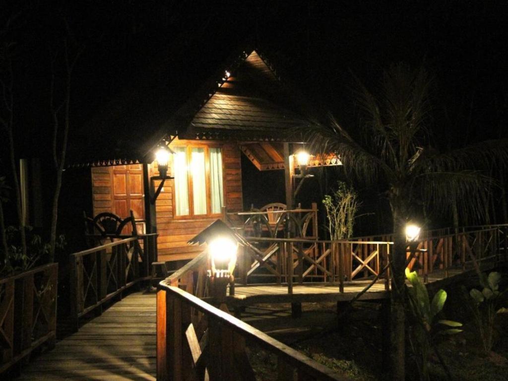 Burilamplai Resort Thung Yai Exterior foto